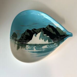 Vintage Mid Century Matthew Adams Alaska Leaf Dish – Hand Painted Iceberg Scene